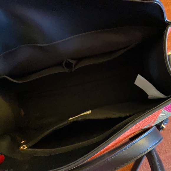 Floral “Dr.’s Bag” with black handles, long adjustable strap w/pockets in & out! - Picture 8 of 11